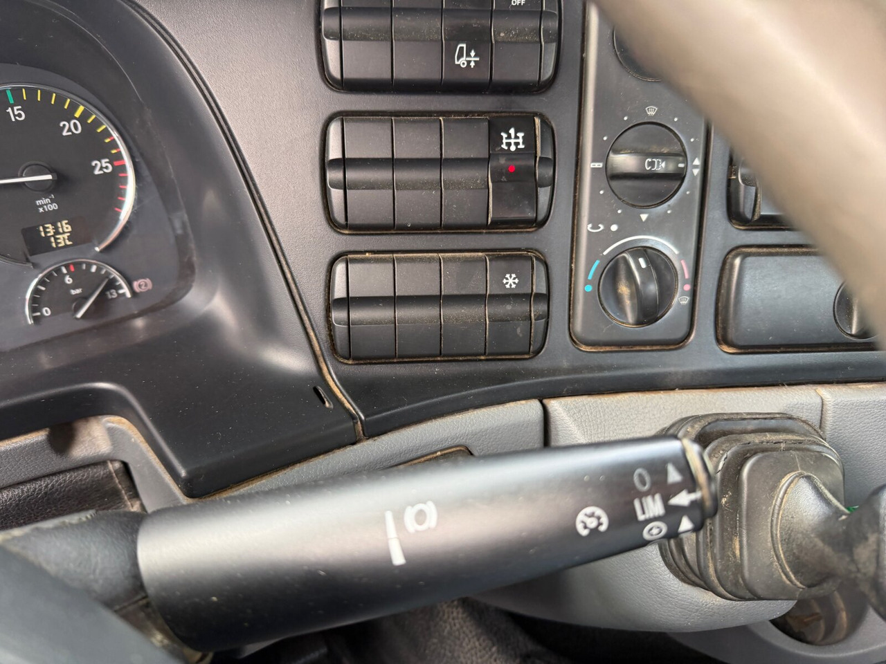 Mercedes-Benz Actros 2644 L 6x4 Actros 2644 L 6x4 - Hook lift: gambar 5 Mercedes-Benz Actros 2644 L 6x4 Actros 2644 L 6x4 - Hook lift: gambar 5