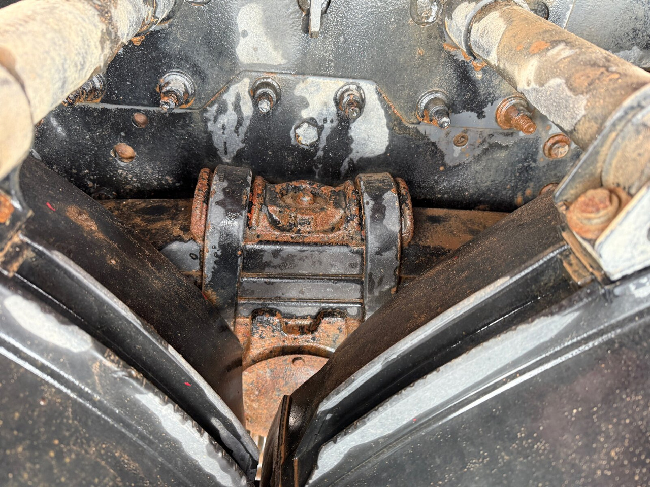 Mercedes-Benz Actros 2646 K 6x4 Actros 2646 K 6x4, Retarder, Bordmatik - Truk jungkit: gambar 3 Mercedes-Benz Actros 2646 K 6x4 Actros 2646 K 6x4, Retarder, Bordmatik - Truk jungkit: gambar 3