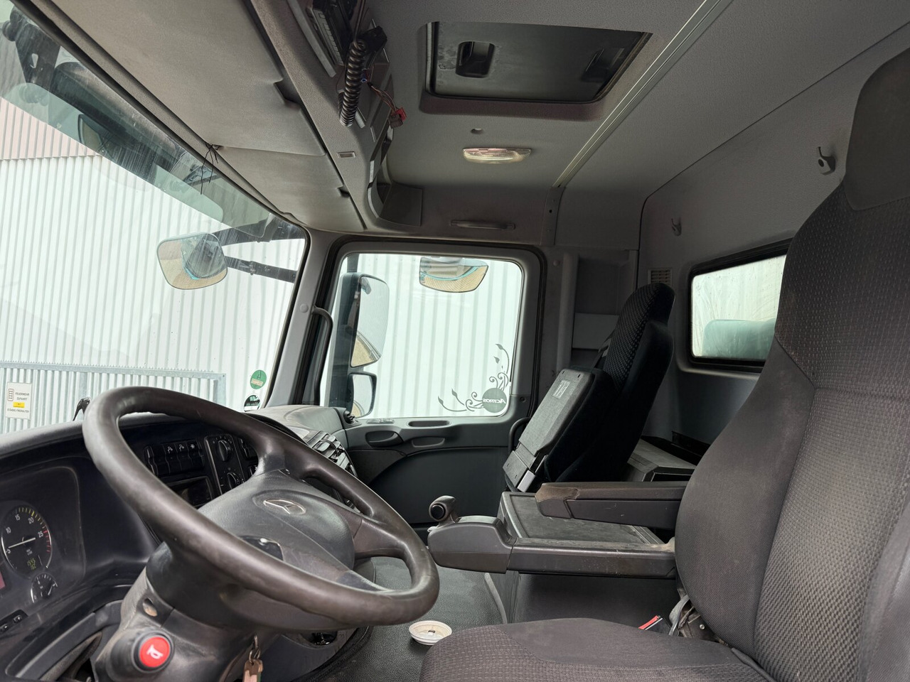 Mercedes-Benz Actros 3241 K 8x4/4 Actros 3241 K 8x4/4, Bordmatik - Truk jungkit: gambar 3 Mercedes-Benz Actros 3241 K 8x4/4 Actros 3241 K 8x4/4, Bordmatik - Truk jungkit: gambar 3