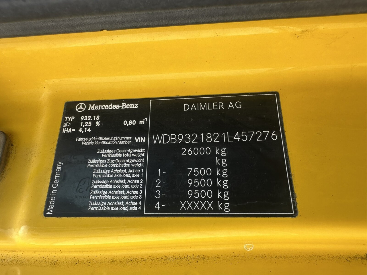 Mercedes-Benz Actros 3348 AK 6x6 Actros 3348 AK 6x6, Bordmatik links - Truk jungkit: gambar 4 Mercedes-Benz Actros 3348 AK 6x6 Actros 3348 AK 6x6, Bordmatik links - Truk jungkit: gambar 4