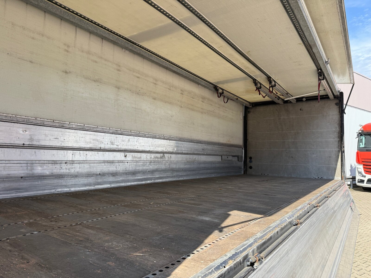 Mercedes-Benz Antos 1836 L 4x2 Antos 1836 L 4x2, Getränkekoffer, LBW Dautel - Truk box: gambar 3 Mercedes-Benz Antos 1836 L 4x2 Antos 1836 L 4x2, Getränkekoffer, LBW Dautel - Truk box: gambar 3