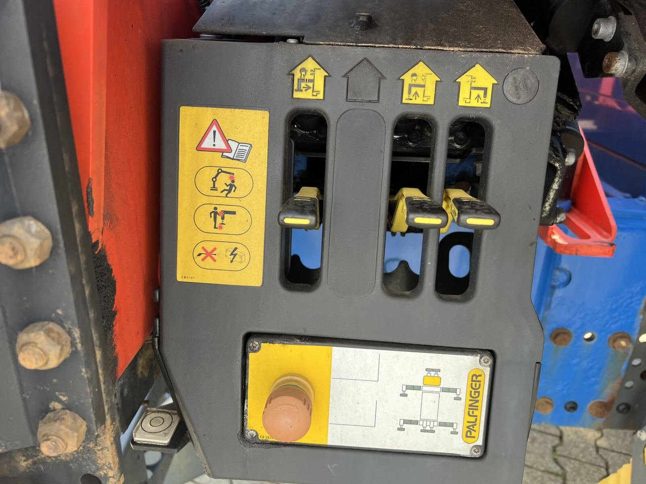 Mercedes-Benz Antos 1836 L 4x2 Antos 1836 L 4x2, Glastransporter, Heckkran Palfinger Pk 12002-EH, Funk - Truk derek: gambar 3 Mercedes-Benz Antos 1836 L 4x2 Antos 1836 L 4x2, Glastransporter, Heckkran Palfinger Pk 12002-EH, Funk - Truk derek: gambar 3