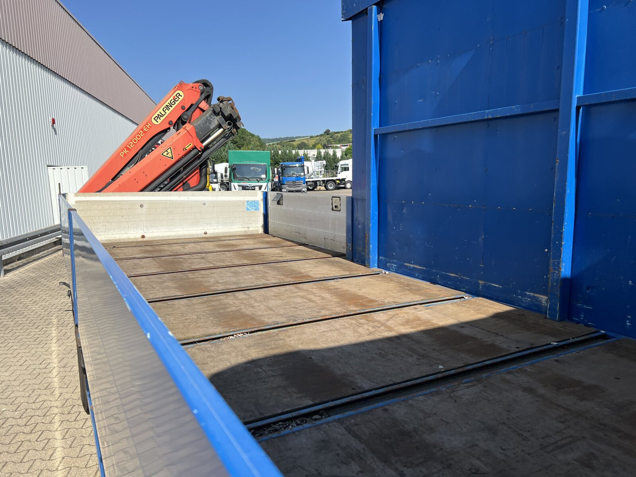 Truk derek Mercedes-Benz Antos 1836 L 4x2 Antos 1836 L 4x2, Glastransporter, Heckkran Palfinger Pk 12002-EH, Funk: gambar 15 Truk derek Mercedes-Benz Antos 1836 L 4x2 Antos 1836 L 4x2, Glastransporter, Heckkran Palfinger Pk 12002-EH, Funk: gambar 15