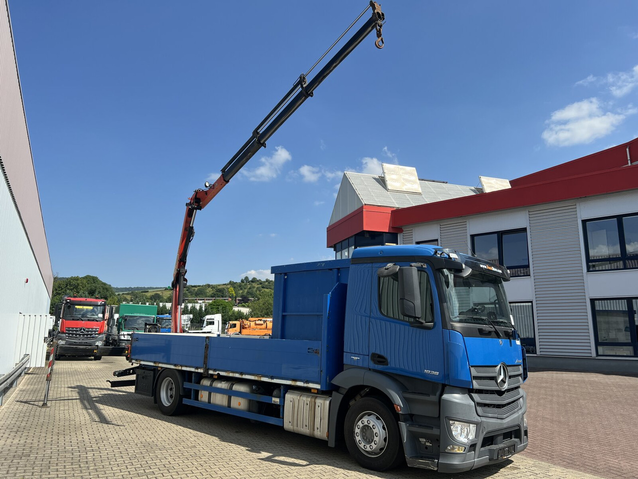 Truk derek Mercedes-Benz Antos 1836 L 4x2 Antos 1836 L 4x2, Glastransporter, Heckkran Palfinger Pk 12002-EH, Funk: gambar 9 Truk derek Mercedes-Benz Antos 1836 L 4x2 Antos 1836 L 4x2, Glastransporter, Heckkran Palfinger Pk 12002-EH, Funk: gambar 9