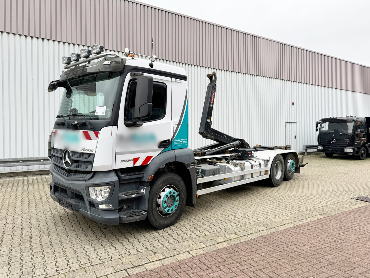 Mercedes-Benz Antos 2536/43 L 6x2 Antos 2536/43 L 6x2, Liftachse, Hiab XR 21S61 bis 7 m Container - Hook lift: gambar 1 Mercedes-Benz Antos 2536/43 L 6x2 Antos 2536/43 L 6x2, Liftachse, Hiab XR 21S61 bis 7 m Container - Hook lift: gambar 1