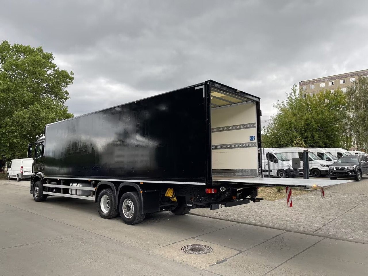 Mercedes-Benz Antos 2536 L 6x2 Antos 2536 L 6x2, Lenk-/Liftachse, MBB LBW - Truk box: gambar 2 Mercedes-Benz Antos 2536 L 6x2 Antos 2536 L 6x2, Lenk-/Liftachse, MBB LBW - Truk box: gambar 2