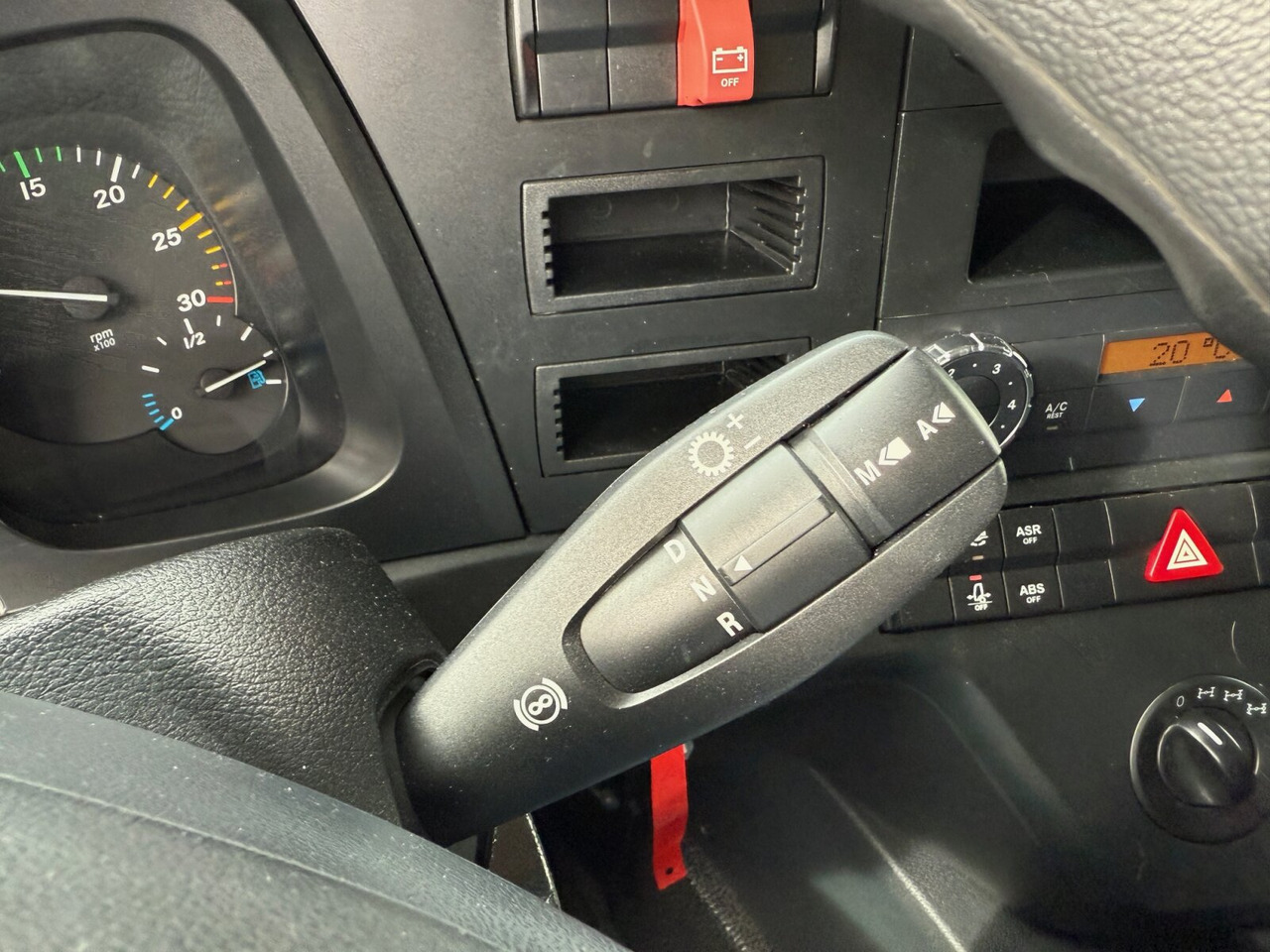 Mercedes-Benz Arocs 1827/30 A 4x4 Arocs 1827/30 A 4x4, Ex-! - Truk flatbed: gambar 4 Mercedes-Benz Arocs 1827/30 A 4x4 Arocs 1827/30 A 4x4, Ex-! - Truk flatbed: gambar 4