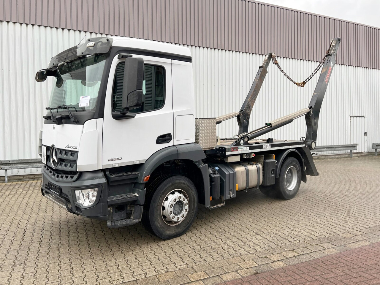 Mercedes-Benz Arocs 1830 K 4x2 Arocs 1830 K 4x2, Funk - Truk skip loader: gambar 1 Mercedes-Benz Arocs 1830 K 4x2 Arocs 1830 K 4x2, Funk - Truk skip loader: gambar 1