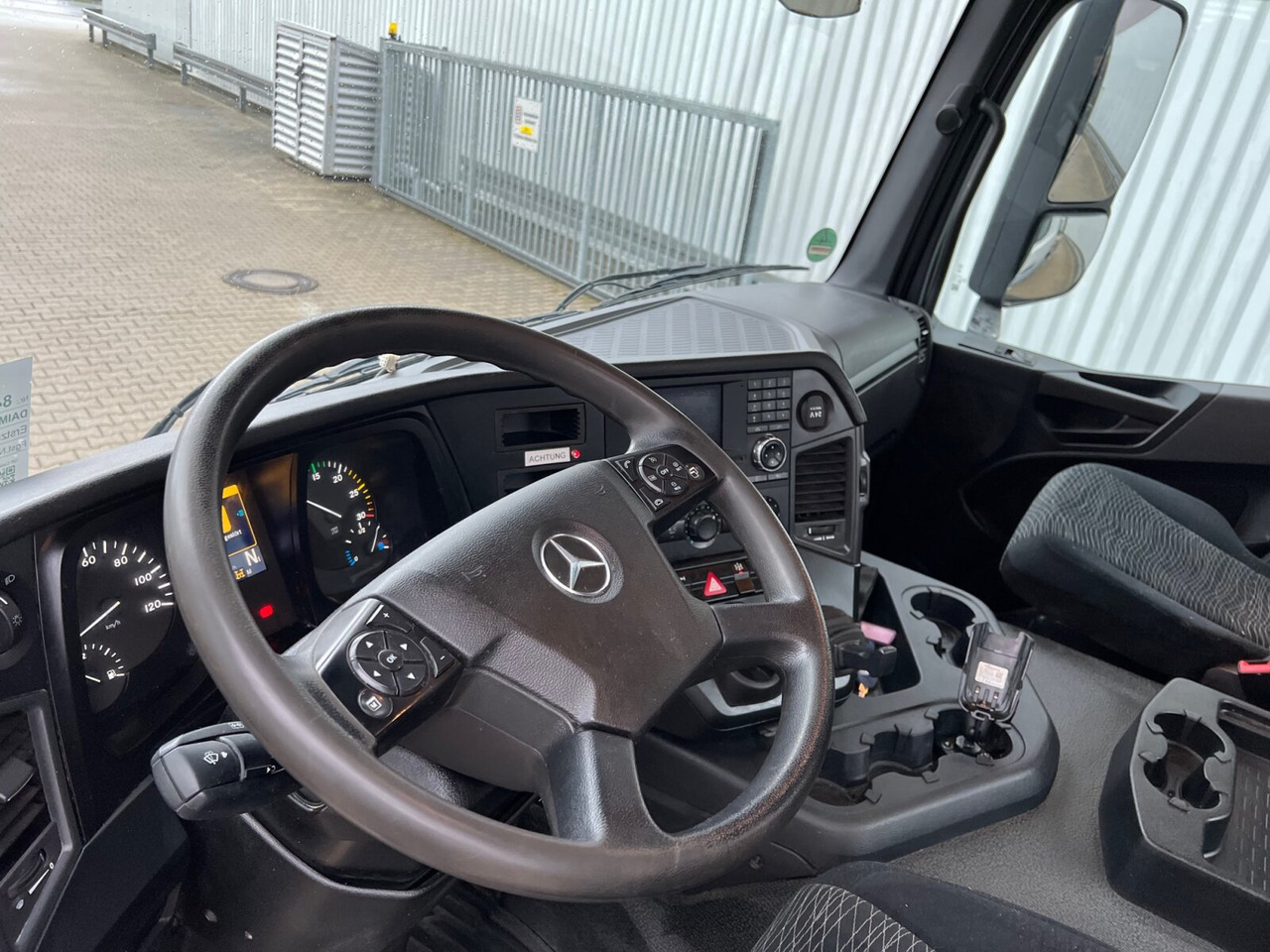 Mercedes-Benz Arocs 1830 K 4x2 Arocs 1830 K 4x2, Funk - Truk skip loader: gambar 4 Mercedes-Benz Arocs 1830 K 4x2 Arocs 1830 K 4x2, Funk - Truk skip loader: gambar 4