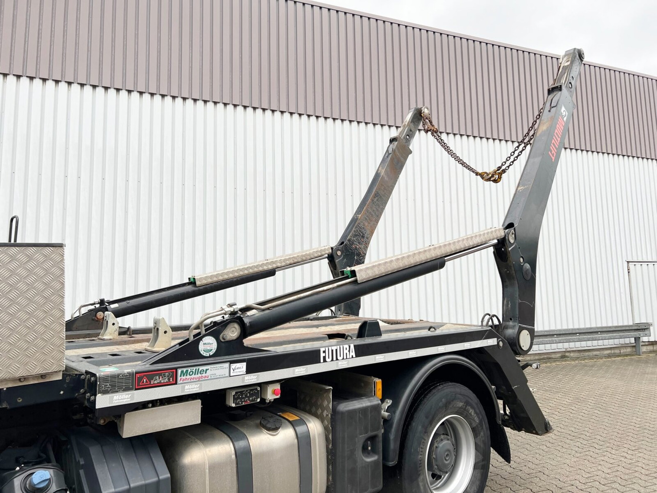Mercedes-Benz Arocs 1830 K 4x2 Arocs 1830 K 4x2, Funk - Truk skip loader: gambar 2 Mercedes-Benz Arocs 1830 K 4x2 Arocs 1830 K 4x2, Funk - Truk skip loader: gambar 2