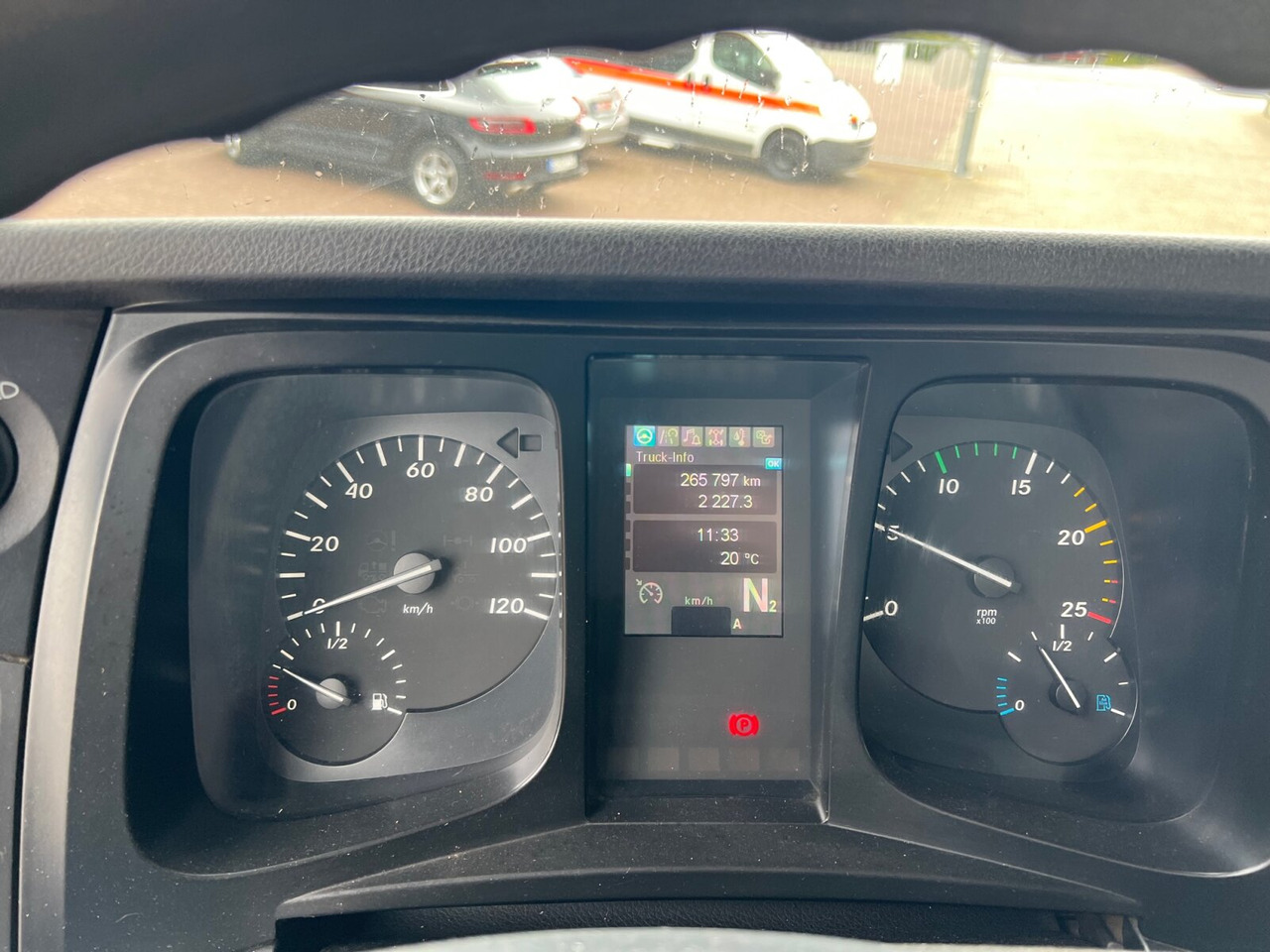 Mercedes-Benz Arocs 1840 K 4x2 Arocs 1840 K 4x2 - Truk jungkit: gambar 5 Mercedes-Benz Arocs 1840 K 4x2 Arocs 1840 K 4x2 - Truk jungkit: gambar 5