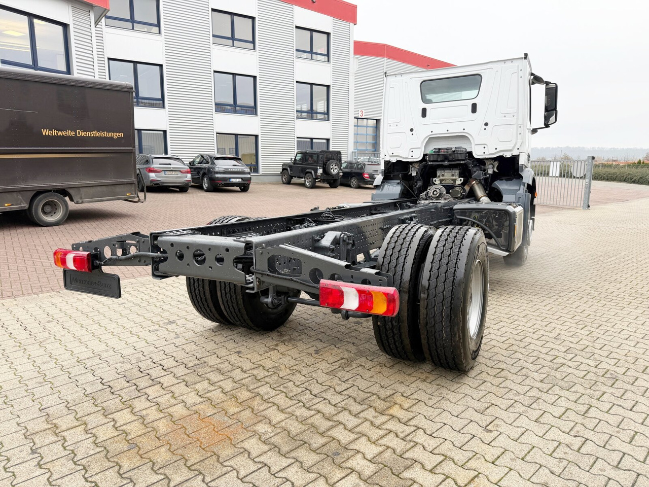 Truk sasis baru Mercedes-Benz Arocs 1840 K 4x2 Arocs 1840 K 4x2, MultimediaCockpit, 2x Nebenantrieb, NMV & Motorabtrieb: gambar 10