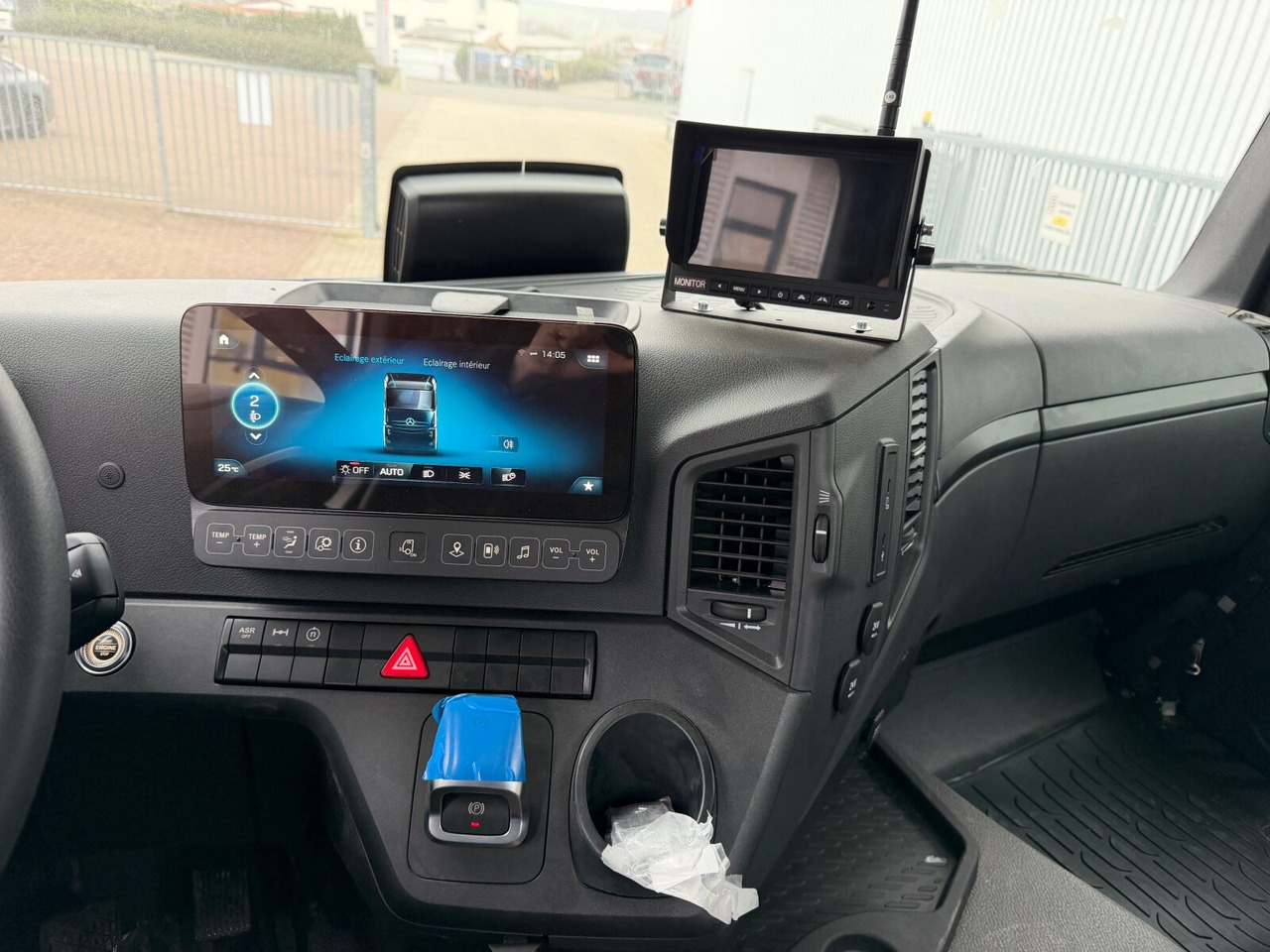 Mercedes-Benz Arocs 1840 K 4x2 Arocs 1840 K 4x2, MultimediaCockpit, 2x Nebenantrieb, NMV & Motorabtrieb - Hook lift: gambar 5 Mercedes-Benz Arocs 1840 K 4x2 Arocs 1840 K 4x2, MultimediaCockpit, 2x Nebenantrieb, NMV & Motorabtrieb - Hook lift: gambar 5