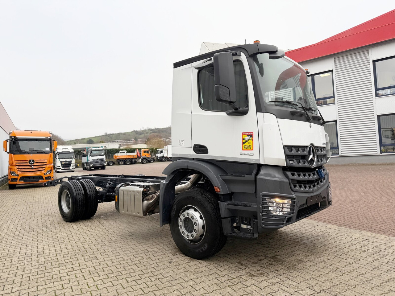 Truk sasis baru Mercedes-Benz Arocs 1840 K 4x2 Arocs 1840 K 4x2, MultimediaCockpit, 2x Nebenantrieb, NMV & Motorabtrieb: gambar 9