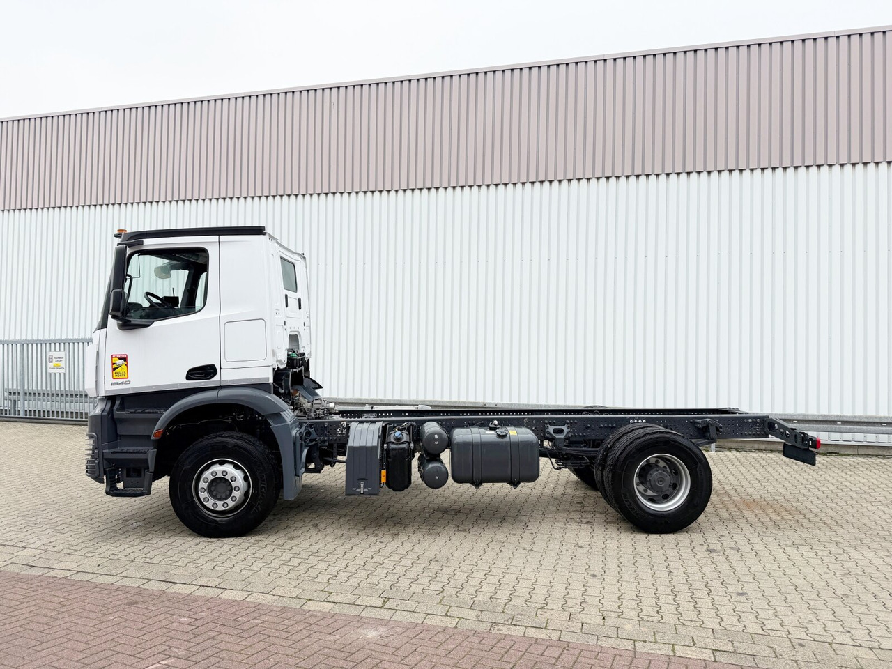 Truk sasis baru Mercedes-Benz Arocs 1840 K 4x2 Arocs 1840 K 4x2, MultimediaCockpit, 2x Nebenantrieb, NMV & Motorabtrieb: gambar 13