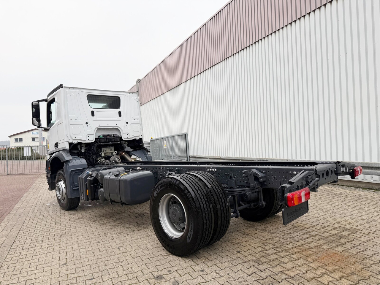 Truk sasis baru Mercedes-Benz Arocs 1840 K 4x2 Arocs 1840 K 4x2, MultimediaCockpit, 2x Nebenantrieb, NMV & Motorabtrieb: gambar 12