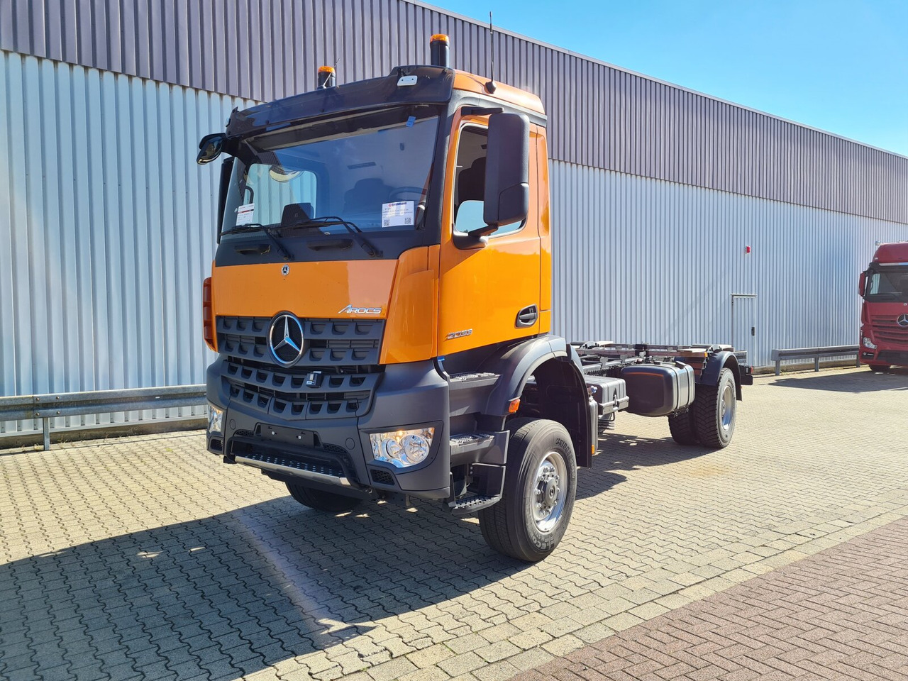 Mercedes-Benz Arocs 2033 A 4x4 Arocs 2033 A 4x4, Grounder, Motorabtrieb - Truk sasis: gambar 1 Mercedes-Benz Arocs 2033 A 4x4 Arocs 2033 A 4x4, Grounder, Motorabtrieb - Truk sasis: gambar 1