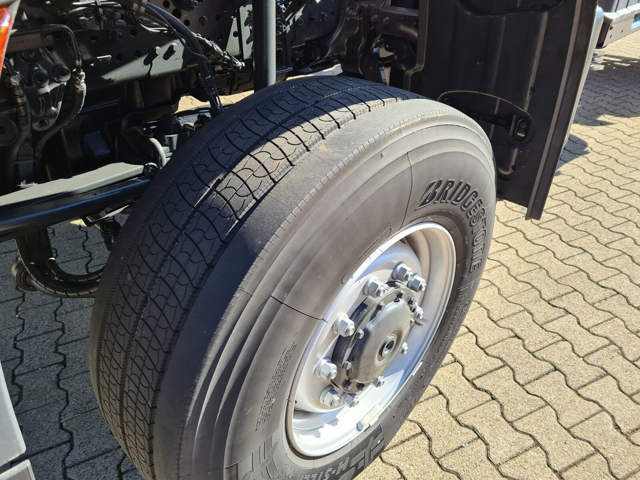 Mercedes-Benz Arocs 2033 A 4x4 Arocs 2033 A 4x4, Grounder, Motorabtrieb - Truk sasis: gambar 4 Mercedes-Benz Arocs 2033 A 4x4 Arocs 2033 A 4x4, Grounder, Motorabtrieb - Truk sasis: gambar 4