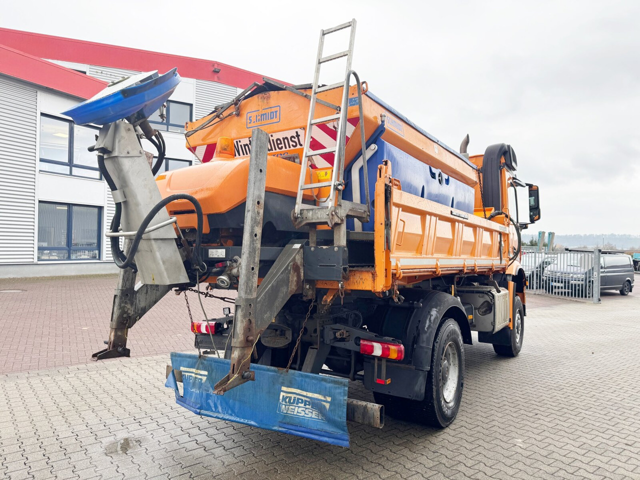 Truk jungkit Mercedes-Benz Arocs 2036 AK 4x4 Arocs 2036 AK 4x4, Grounder, Motorabtrieb, Bordmatik, Winterdienstausstattung: gambar 10 Truk jungkit Mercedes-Benz Arocs 2036 AK 4x4 Arocs 2036 AK 4x4, Grounder, Motorabtrieb, Bordmatik, Winterdienstausstattung: gambar 10