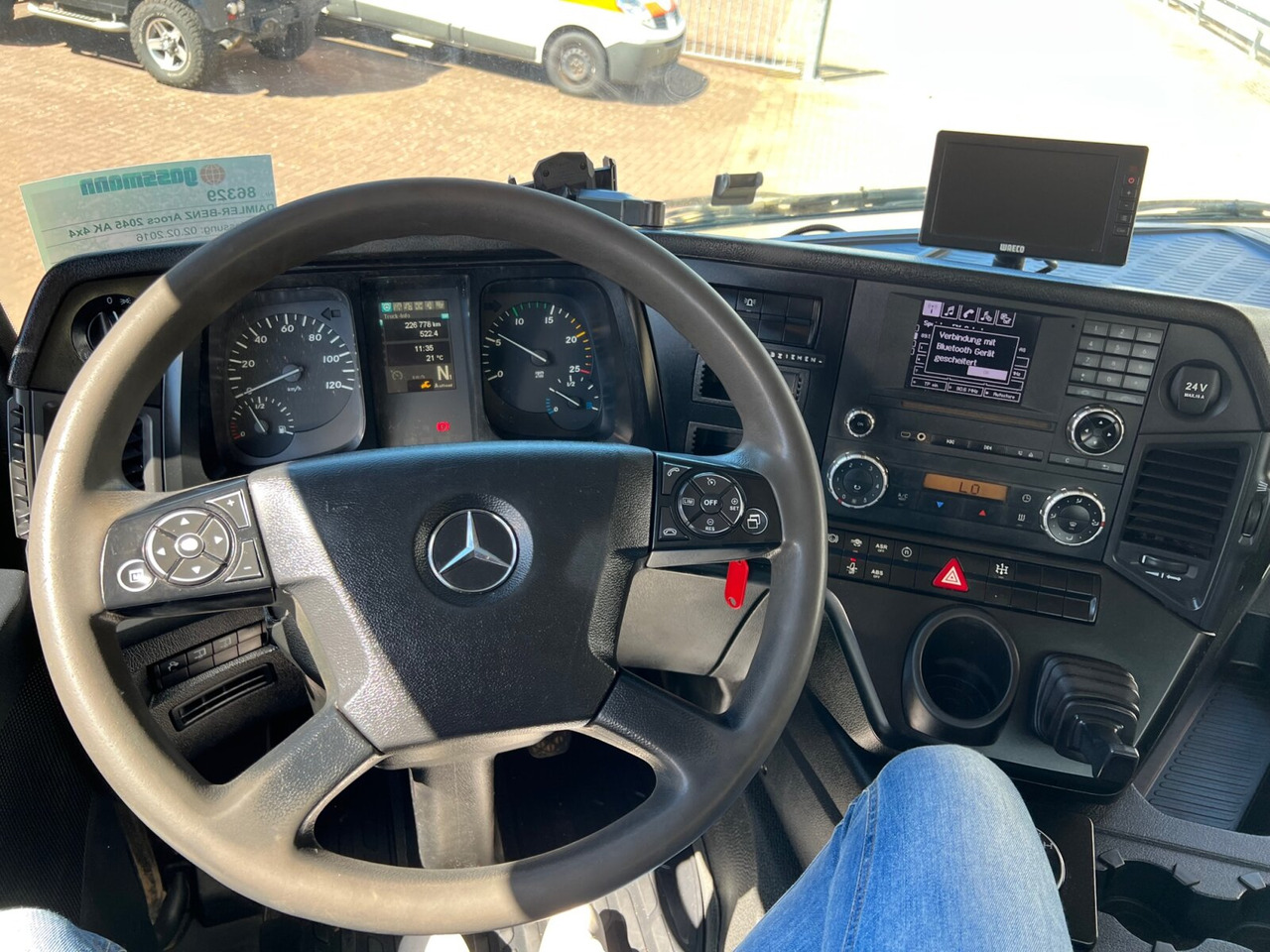 Mercedes-Benz Arocs 2045 AK 4x4 Arocs 2045 AK 4x4, GROUNDER, Funk - Truk skip loader: gambar 2 Mercedes-Benz Arocs 2045 AK 4x4 Arocs 2045 AK 4x4, GROUNDER, Funk - Truk skip loader: gambar 2