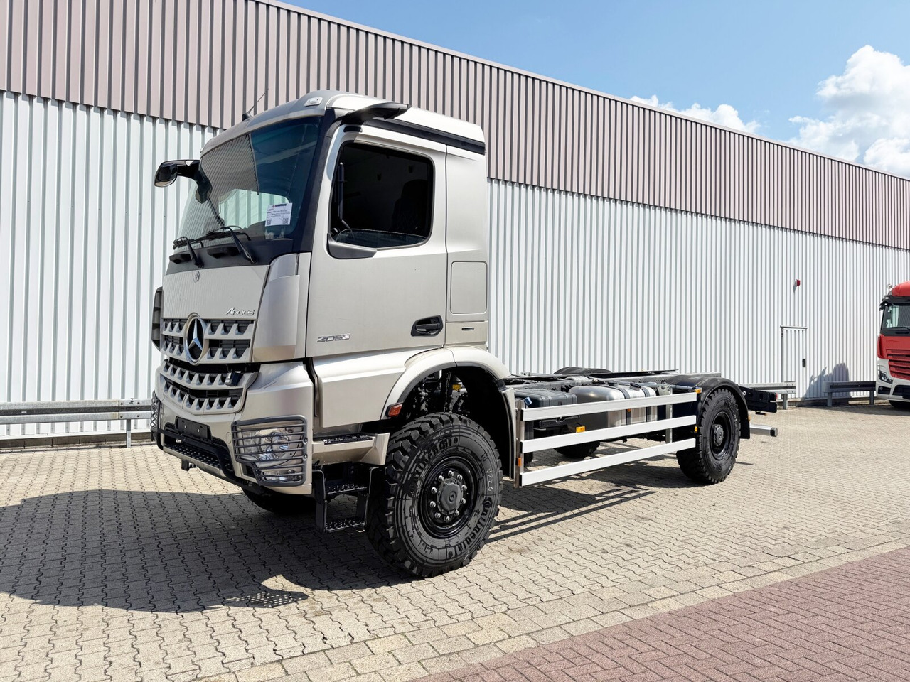 Mercedes-Benz Arocs 2053 A 4x4 Arocs 2053 A 4x4, Grounder, MirrorCam, Multimedia Cockpit, Navi - Truk sasis: gambar 1 Mercedes-Benz Arocs 2053 A 4x4 Arocs 2053 A 4x4, Grounder, MirrorCam, Multimedia Cockpit, Navi - Truk sasis: gambar 1