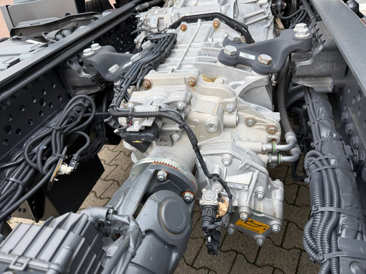 Mercedes-Benz Arocs 2542 L 6x2/4 Arocs 2542/45 L 6x2/4, Vorlauflenk-/liftachse, Navi, MultimediaCockpit - Truk skip loader: gambar 2 Mercedes-Benz Arocs 2542 L 6x2/4 Arocs 2542/45 L 6x2/4, Vorlauflenk-/liftachse, Navi, MultimediaCockpit - Truk skip loader: gambar 2