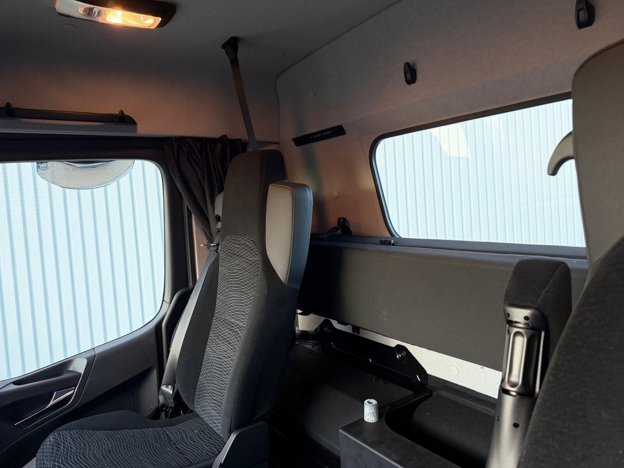 Mercedes-Benz Arocs 2553 L 6x2 Arocs 2553 L 6x2, Lenk-/Liftachse, Navi, MultimediaCockpit, Motorabtrieb - Hook lift: gambar 5 Mercedes-Benz Arocs 2553 L 6x2 Arocs 2553 L 6x2, Lenk-/Liftachse, Navi, MultimediaCockpit, Motorabtrieb - Hook lift: gambar 5