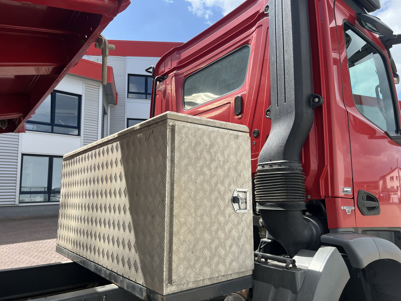 Mercedes-Benz Arocs 2635/40 K 6x4 Arocs 2635/40 K 6x4, Bordmatik links - Truk jungkit: gambar 3 Mercedes-Benz Arocs 2635/40 K 6x4 Arocs 2635/40 K 6x4, Bordmatik links - Truk jungkit: gambar 3