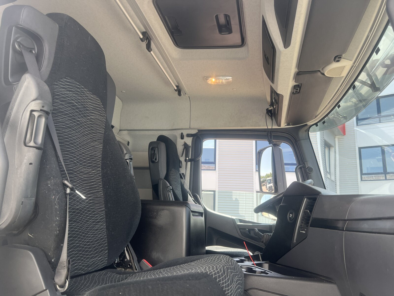 Mercedes-Benz Arocs 2643 K 6x4 Arocs 2643 K 6x4, Meiller Kipper - Truk jungkit: gambar 4 Mercedes-Benz Arocs 2643 K 6x4 Arocs 2643 K 6x4, Meiller Kipper - Truk jungkit: gambar 4