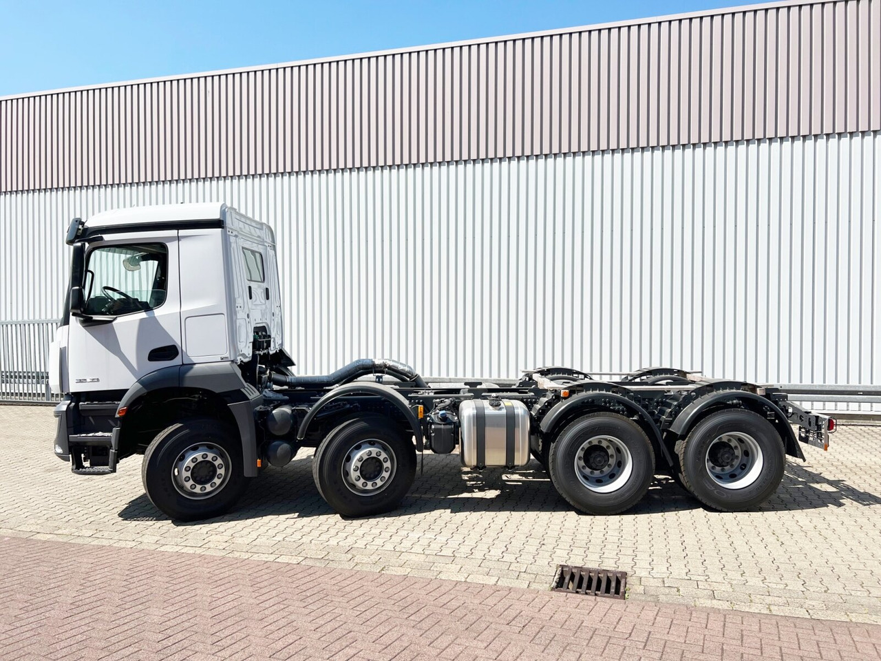Mercedes-Benz Arocs 3240 8x4 Arocs 3240 8x4, 9/10m³ Mischer - Truk pengaduk beton: gambar 2 Mercedes-Benz Arocs 3240 8x4 Arocs 3240 8x4, 9/10m³ Mischer - Truk pengaduk beton: gambar 2