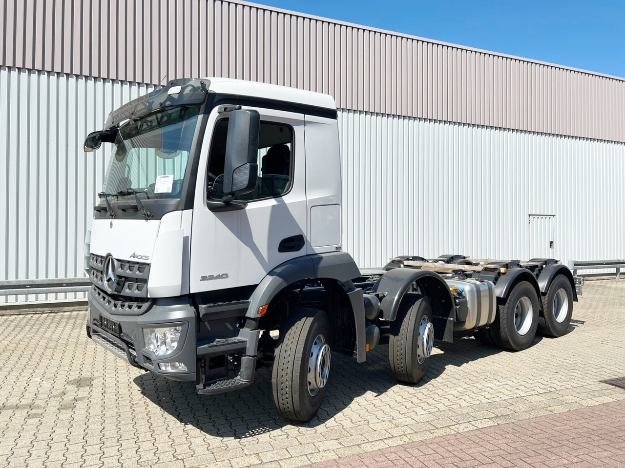 Mercedes-Benz Arocs 3240 8x4 Arocs 3240 8x4 - Truk sasis: gambar 1 Mercedes-Benz Arocs 3240 8x4 Arocs 3240 8x4 - Truk sasis: gambar 1