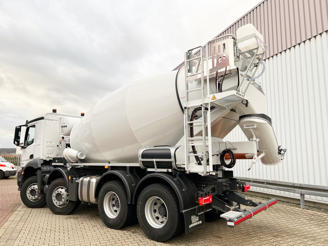 Leasing Mercedes-Benz Arocs 3240 B 8x4/4 Arocs 3240 B 8x4/4, Liebherr HTM 905 Mischer ca. 9m³, Multimedia Cockpit, Navi Mercedes-Benz Arocs 3240 B 8x4/4 Arocs 3240 B 8x4/4, Liebherr HTM 905 Mischer ca. 9m³, Multimedia Cockpit, Navi: gambar 12