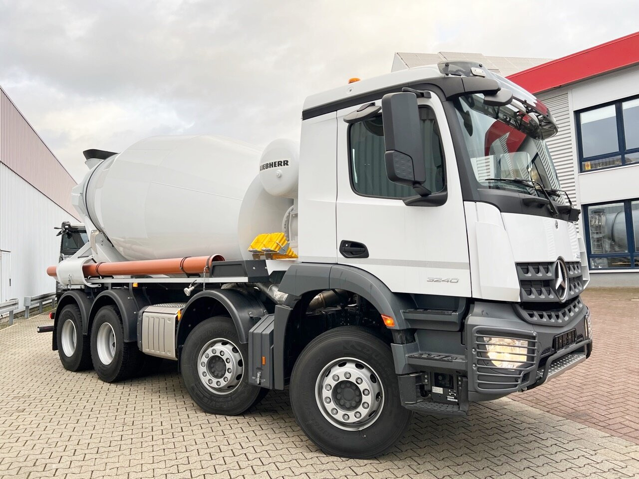 Leasing Mercedes-Benz Arocs 3240 B 8x4/4 Arocs 3240 B 8x4/4, Liebherr HTM 905 Mischer ca. 9m³, Multimedia Cockpit, Navi Mercedes-Benz Arocs 3240 B 8x4/4 Arocs 3240 B 8x4/4, Liebherr HTM 905 Mischer ca. 9m³, Multimedia Cockpit, Navi: gambar 9