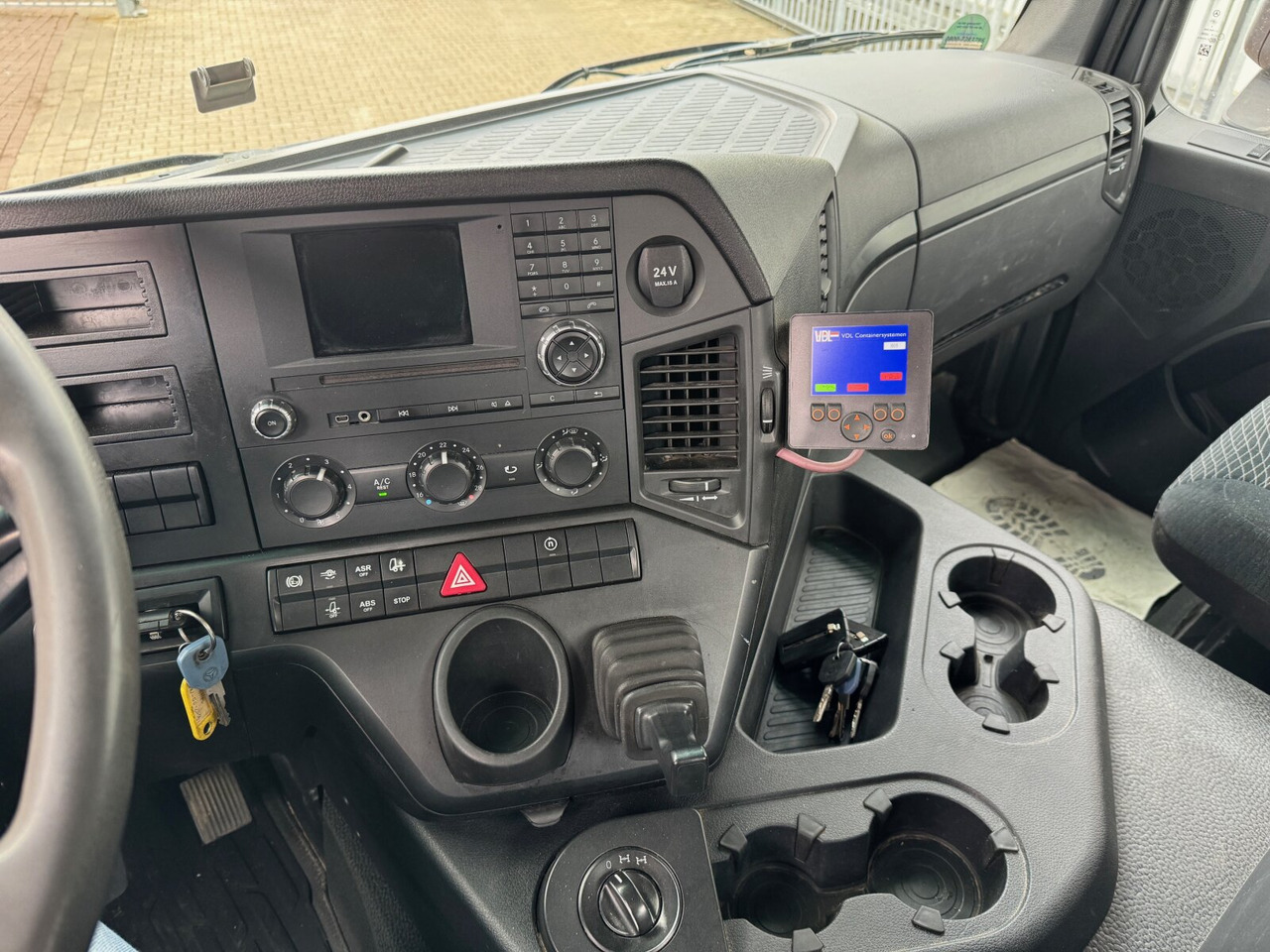 Mercedes-Benz Arocs 3243 LK 8x4/4 Arocs 3243 LK 8x4/4, Motorabtrieb - Hook lift: gambar 5 Mercedes-Benz Arocs 3243 LK 8x4/4 Arocs 3243 LK 8x4/4, Motorabtrieb - Hook lift: gambar 5