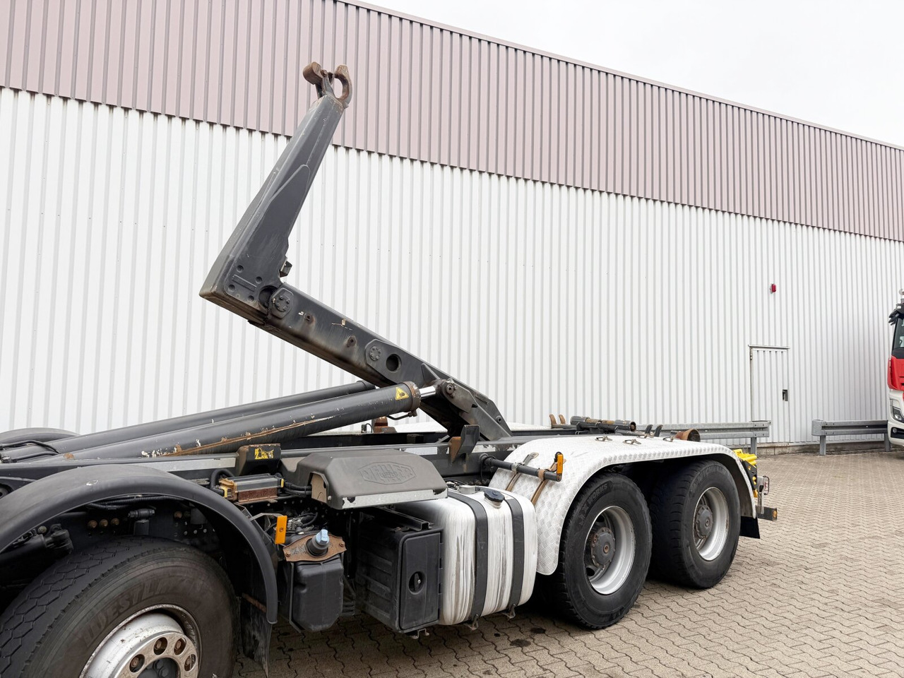 Mercedes-Benz Arocs 3245 LK 8x4/4 Arocs 3245 LK 8x4/4, Navi, Motorabtrieb, Meiller RK 30.67, Funk - Hook lift: gambar 2 Mercedes-Benz Arocs 3245 LK 8x4/4 Arocs 3245 LK 8x4/4, Navi, Motorabtrieb, Meiller RK 30.67, Funk - Hook lift: gambar 2