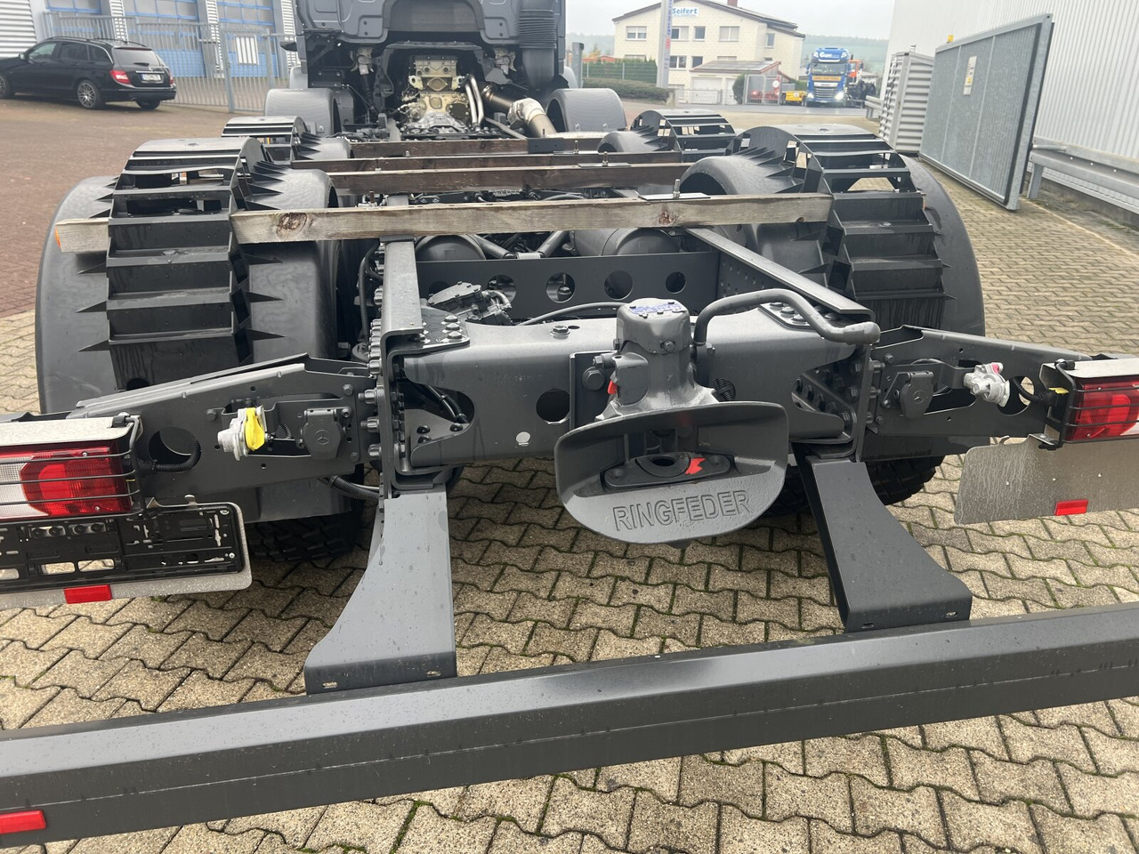 Mercedes-Benz Arocs 3251 L 8x4/4 Arocs 3251 L 8x4/4, Motorabtrieb - Hook lift: gambar 5 Mercedes-Benz Arocs 3251 L 8x4/4 Arocs 3251 L 8x4/4, Motorabtrieb - Hook lift: gambar 5