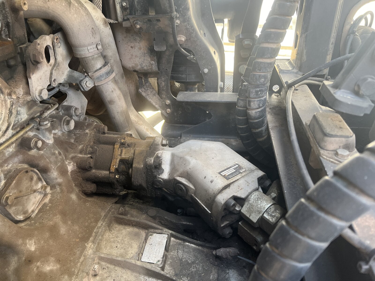 Mercedes-Benz Arocs 3251 LK 8x4/4 Arocs 3251 LK 8x4/4, Retarder, Stahlmulde ca. 15m³, hydr. Heckklappe - Tempat sampah: gambar 2 Mercedes-Benz Arocs 3251 LK 8x4/4 Arocs 3251 LK 8x4/4, Retarder, Stahlmulde ca. 15m³, hydr. Heckklappe - Tempat sampah: gambar 2