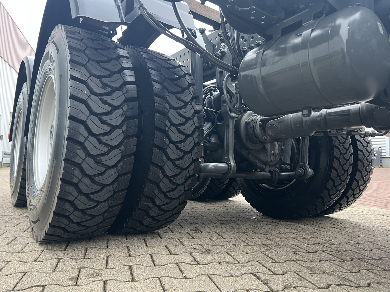Mercedes-Benz Arocs 3340/46 A 6x6 Arocs 3340/46 A 6x6, Grounder - Truk sasis: gambar 4 Mercedes-Benz Arocs 3340/46 A 6x6 Arocs 3340/46 A 6x6, Grounder - Truk sasis: gambar 4