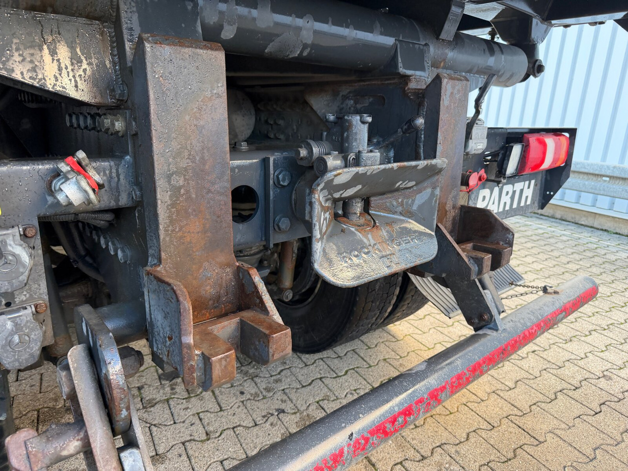 Truk jungkit Mercedes-Benz Arocs 3351 AK 6x6 Arocs 3351 AK 6x6, Retarder, Grounder, Motorabtrieb, pneum. Heckklappenöffnung: gambar 12