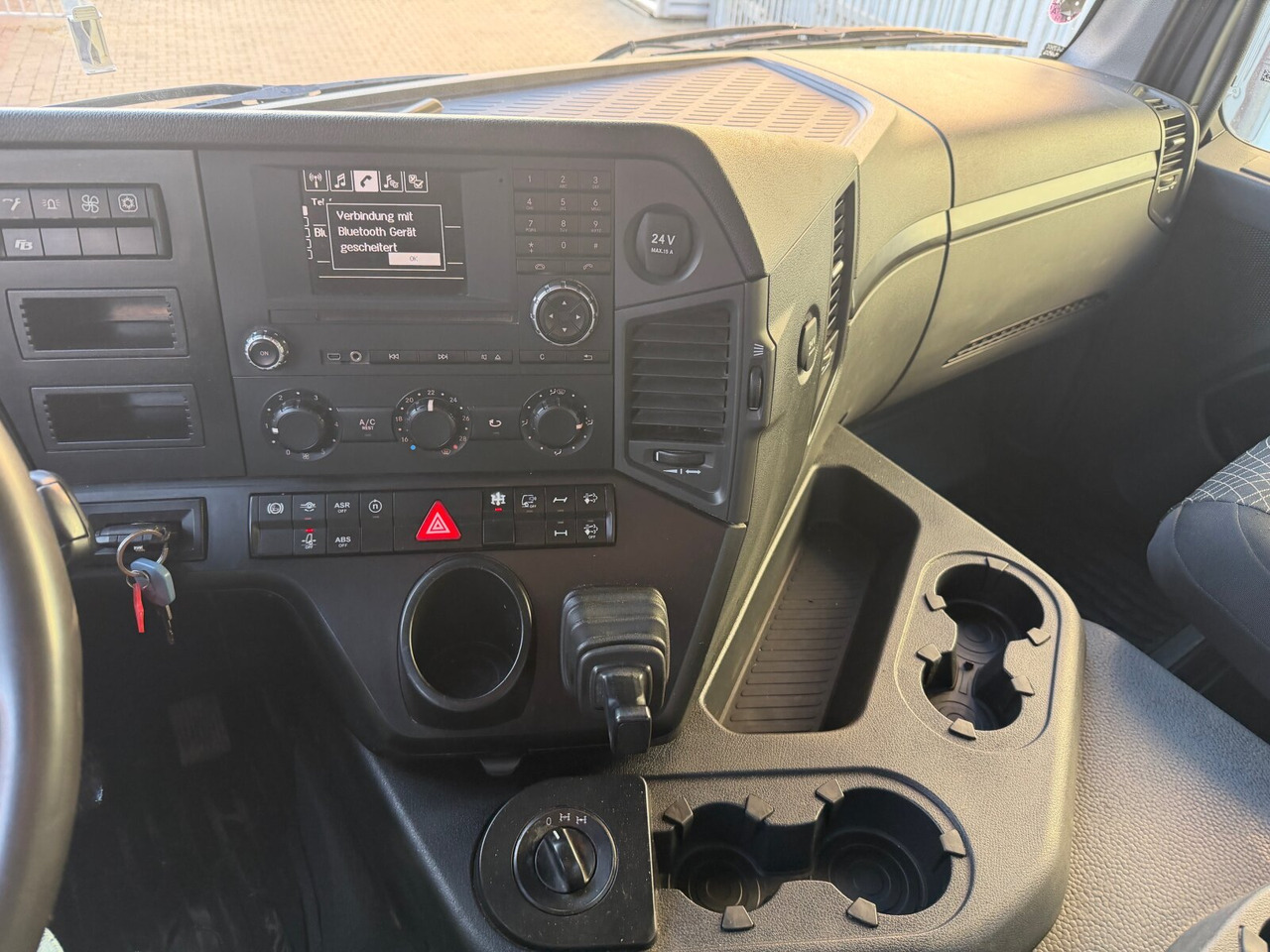 Truk jungkit Mercedes-Benz Arocs 3351 AK 6x6 Arocs 3351 AK 6x6, Retarder, Grounder, Motorabtrieb, pneum. Heckklappenöffnung: gambar 6