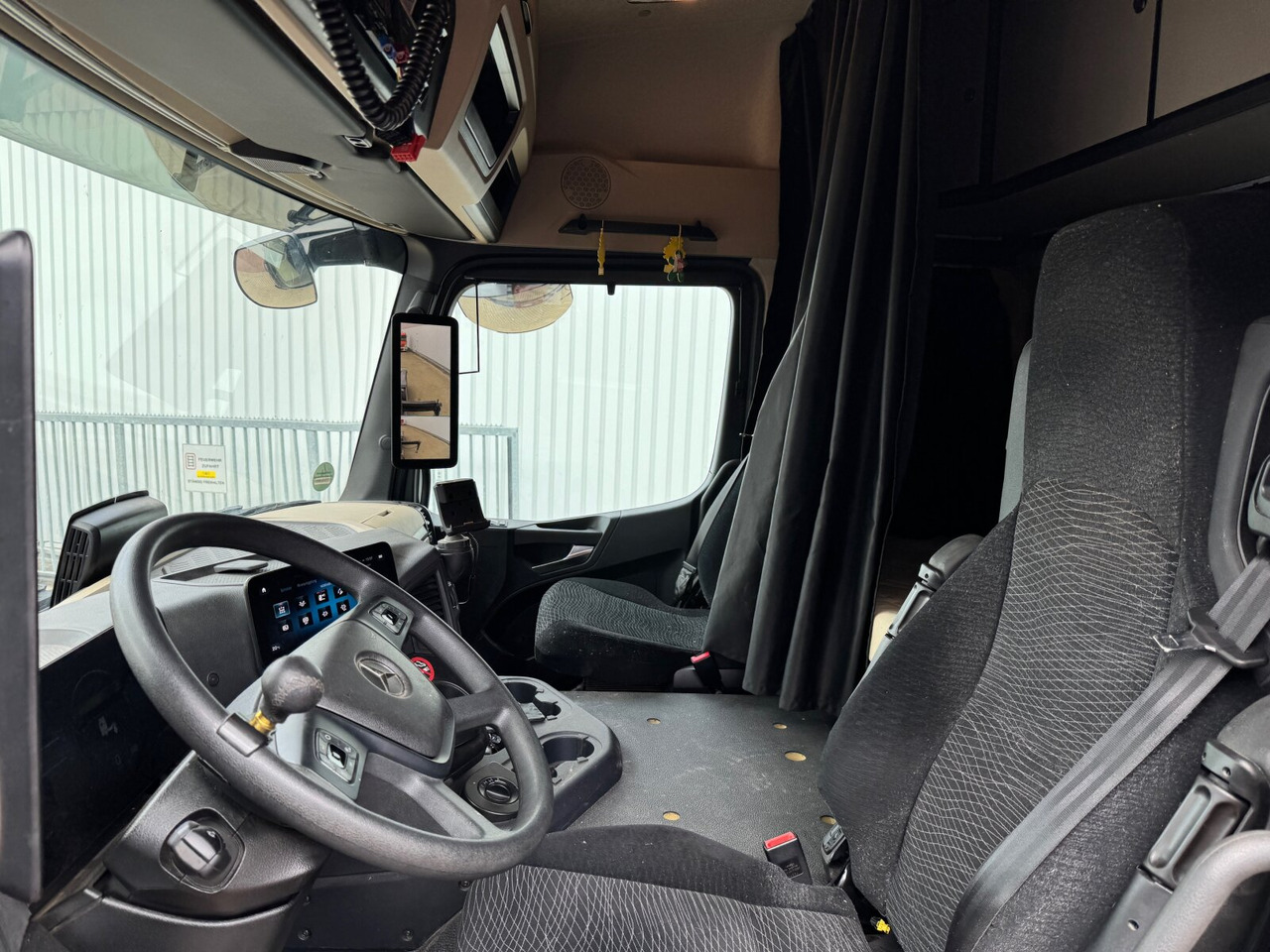 Mercedes-Benz Arocs 3351 LS 6x6 Arocs 3351 LS 6x6, Grounder, MirrorCam, Navi - Truk sasis: gambar 5 Mercedes-Benz Arocs 3351 LS 6x6 Arocs 3351 LS 6x6, Grounder, MirrorCam, Navi - Truk sasis: gambar 5
