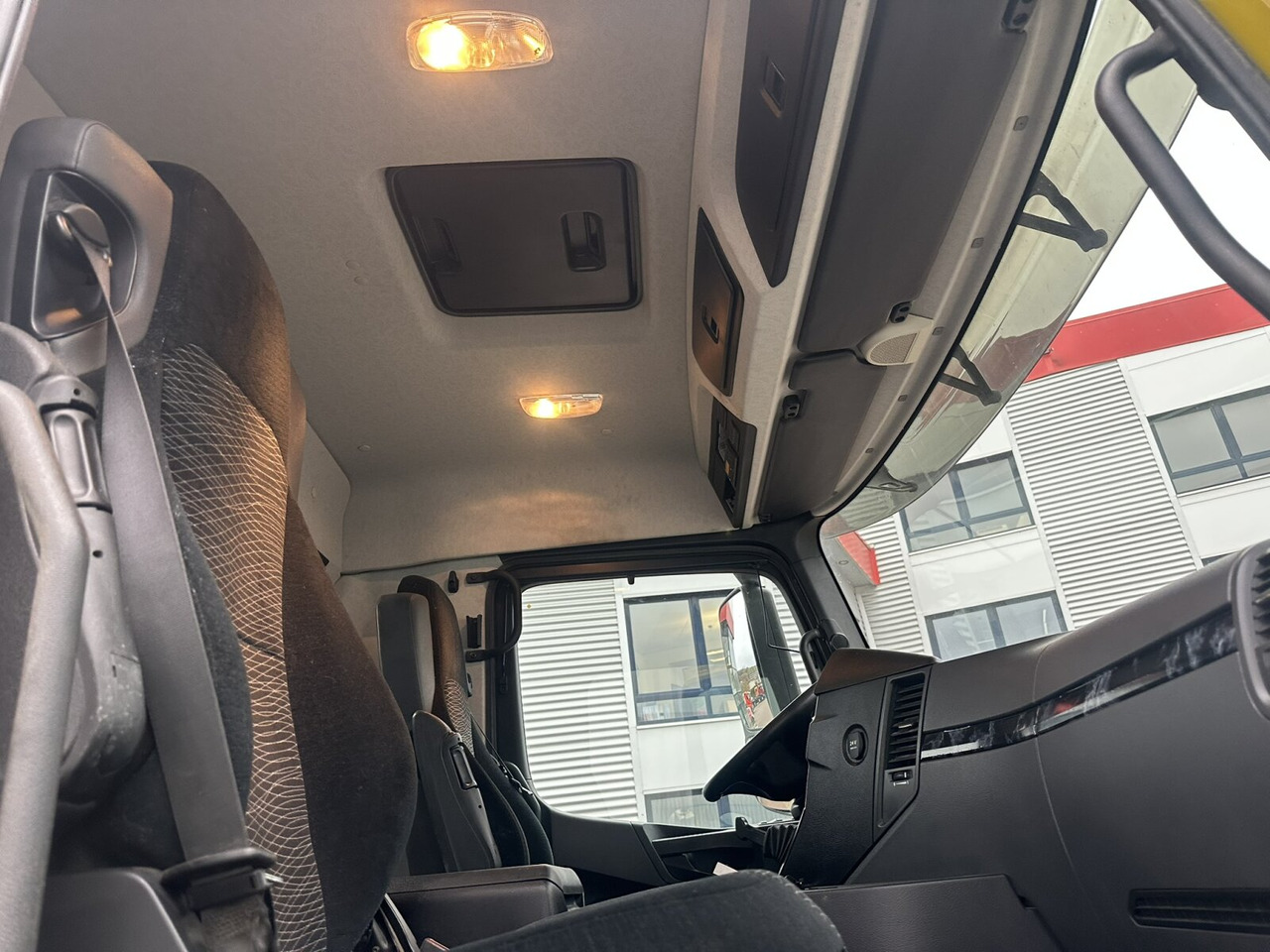 Mercedes-Benz Arocs 3363 K 6x4 Arocs 3363 K 6x4, Grounder, Turbo-Retarder-Kupplung, Bordmatik - Truk jungkit: gambar 5 Mercedes-Benz Arocs 3363 K 6x4 Arocs 3363 K 6x4, Grounder, Turbo-Retarder-Kupplung, Bordmatik - Truk jungkit: gambar 5