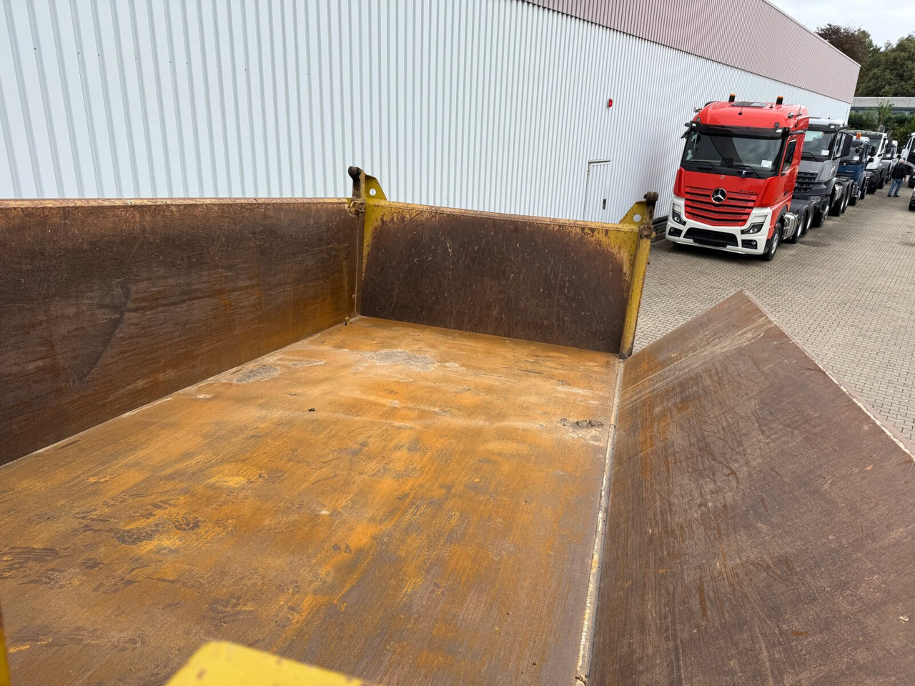 Mercedes-Benz Arocs 3363 K 6x4 Arocs 3363 K 6x4, Grounder, Turbo-Retarder-Kupplung, Bordmatik - Truk jungkit: gambar 2 Mercedes-Benz Arocs 3363 K 6x4 Arocs 3363 K 6x4, Grounder, Turbo-Retarder-Kupplung, Bordmatik - Truk jungkit: gambar 2