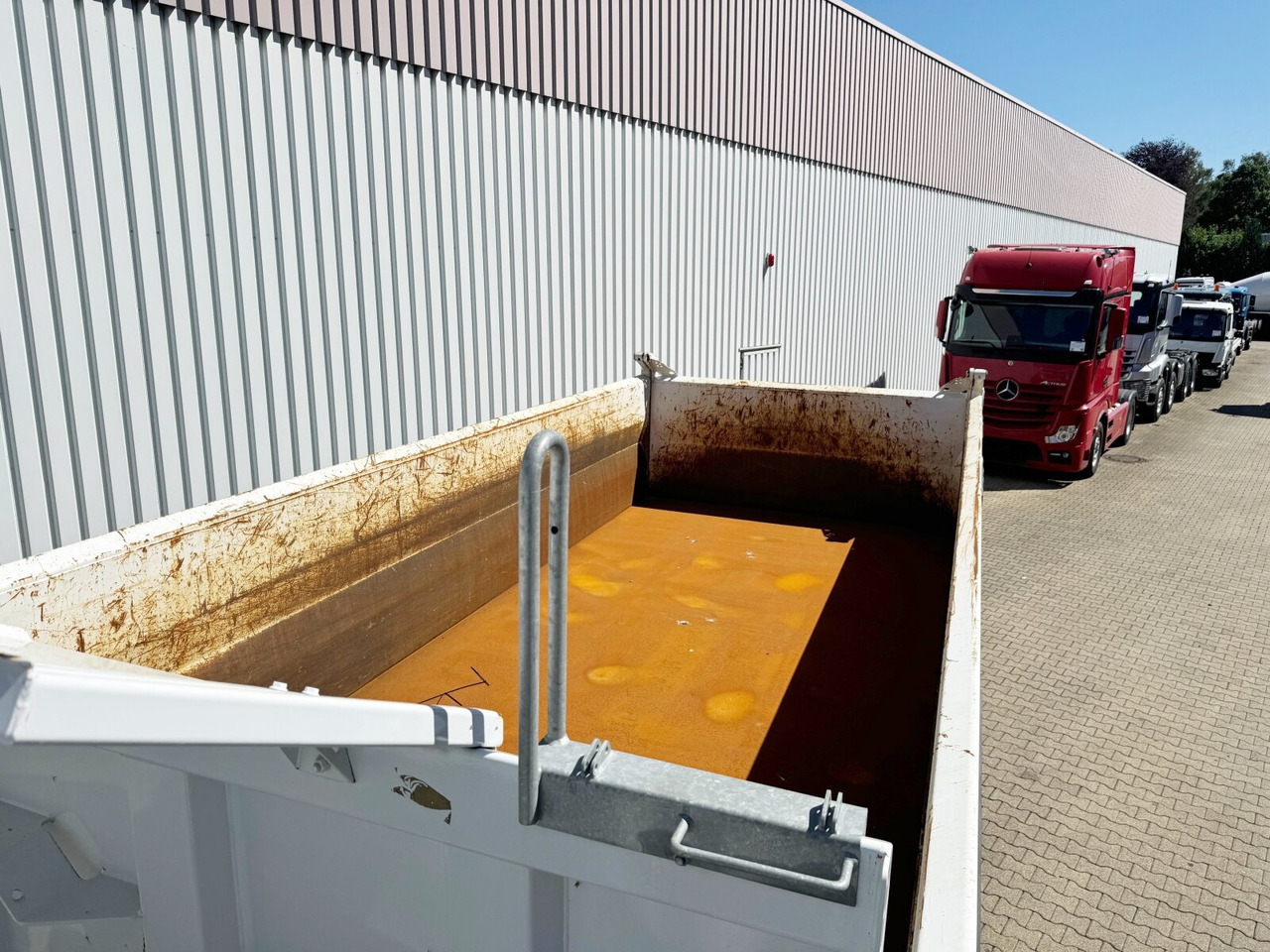 Mercedes-Benz Arocs 4142/48 K 8x4/4 Arocs 4142/48 K 8x4/4, Meiller Bordmatik links - Truk jungkit: gambar 2 Mercedes-Benz Arocs 4142/48 K 8x4/4 Arocs 4142/48 K 8x4/4, Meiller Bordmatik links - Truk jungkit: gambar 2