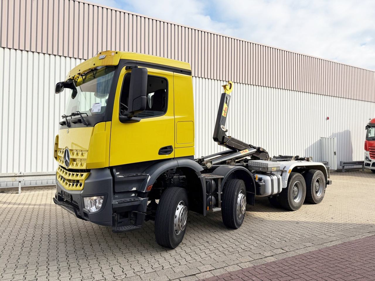Mercedes-Benz Arocs 4142 B 8x4/4 Arocs 4142 B 8x4/4, Grounder, MultimediaCockpit, Motorabtrieb - Hook lift: gambar 1 Mercedes-Benz Arocs 4142 B 8x4/4 Arocs 4142 B 8x4/4, Grounder, MultimediaCockpit, Motorabtrieb - Hook lift: gambar 1