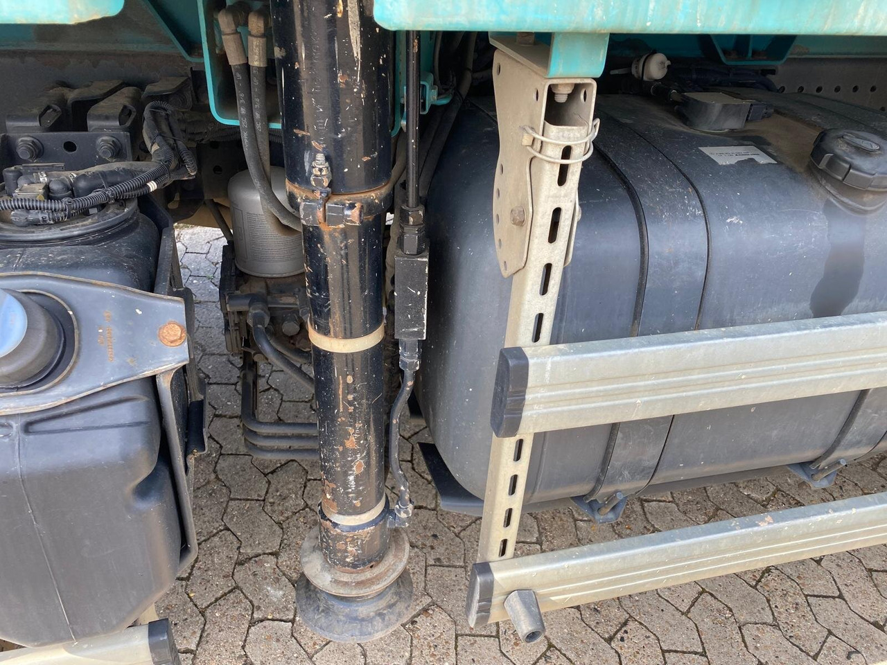 Mercedes-Benz Arocs 4151 K 8x4 Arocs 4151 K 8x4, Fassi Heckkran F 365 RA. 2.26 E Dynamic Funk - Truk derek, Truk flatbed: gambar 5 Mercedes-Benz Arocs 4151 K 8x4 Arocs 4151 K 8x4, Fassi Heckkran F 365 RA. 2.26 E Dynamic Funk - Truk derek, Truk flatbed: gambar 5