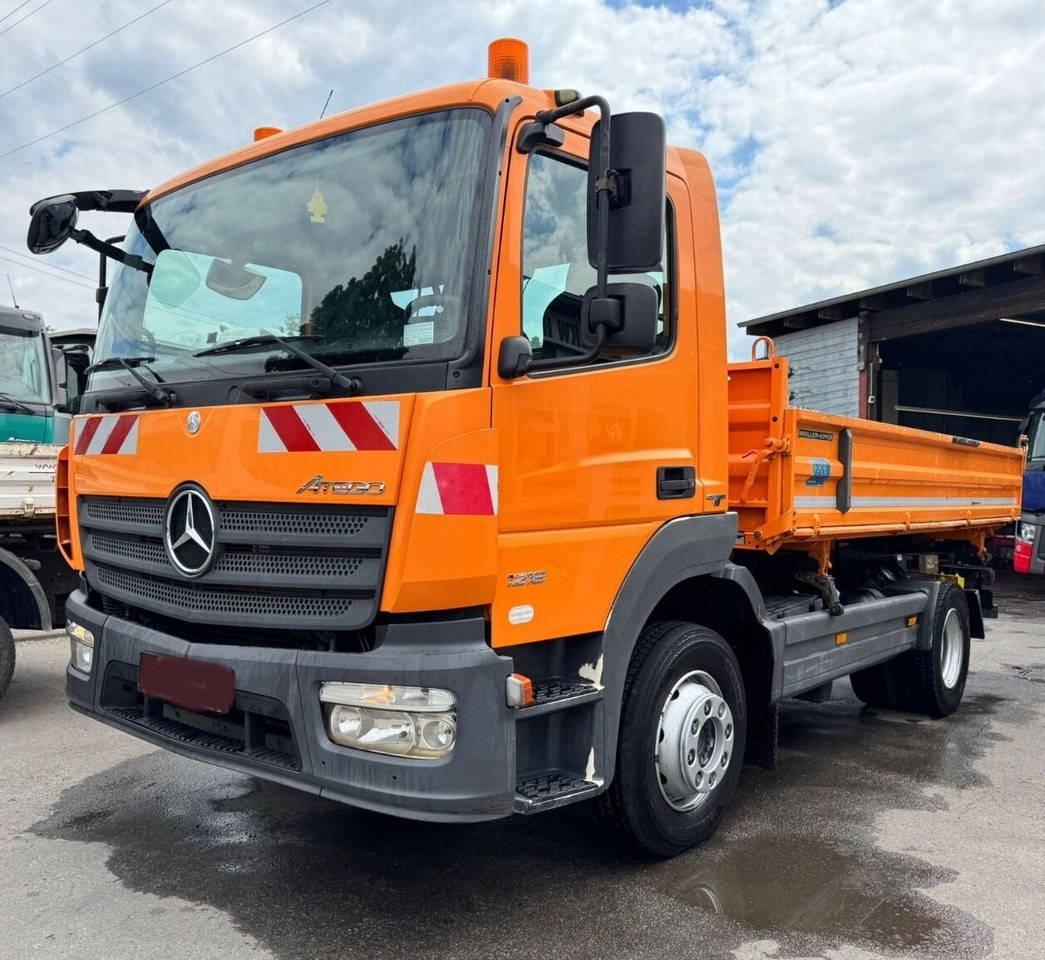 Mercedes-Benz Atego 1218/21 K Atego 1218/21 K, AHK - Truk jungkit: gambar 1 Mercedes-Benz Atego 1218/21 K Atego 1218/21 K, AHK - Truk jungkit: gambar 1
