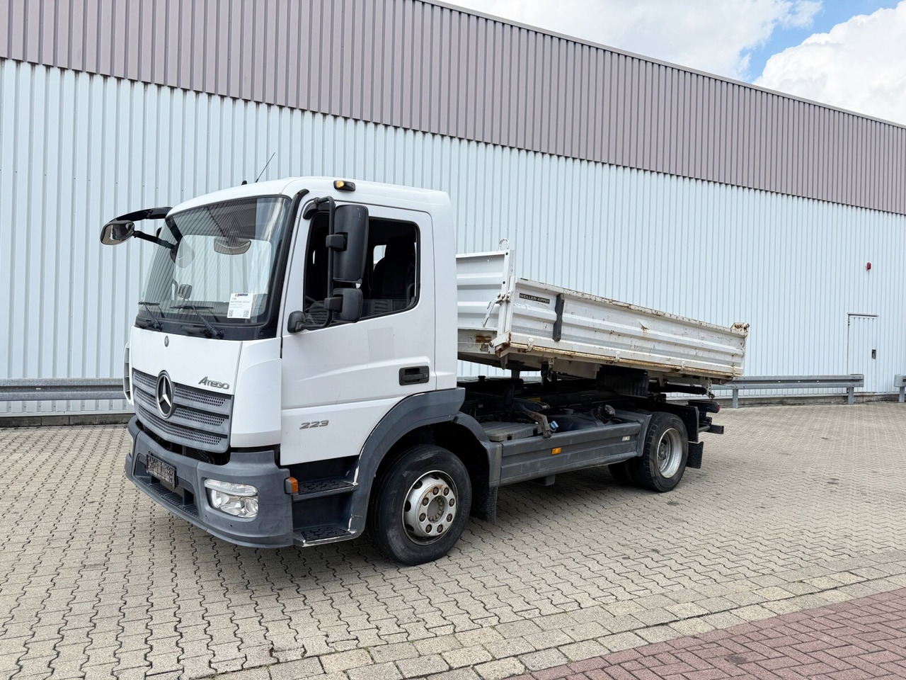 Mercedes-Benz Atego 1223 K 4x2 Atego 1223 K 4x2, 2x AHK - Truk jungkit: gambar 1 Mercedes-Benz Atego 1223 K 4x2 Atego 1223 K 4x2, 2x AHK - Truk jungkit: gambar 1