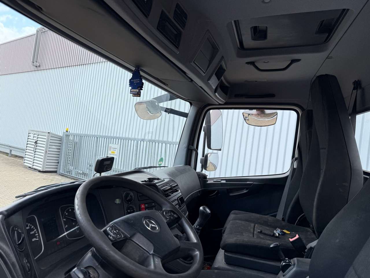 Mercedes-Benz Atego 1223 K 4x2 Atego 1223 K 4x2, 2x AHK - Truk jungkit: gambar 3 Mercedes-Benz Atego 1223 K 4x2 Atego 1223 K 4x2, 2x AHK - Truk jungkit: gambar 3