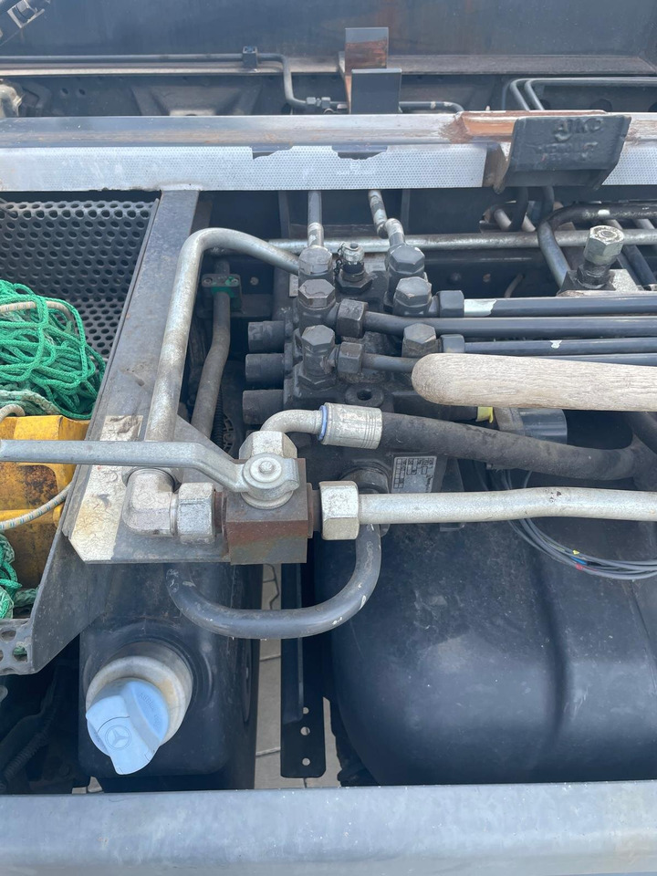 Mercedes-Benz Atego 1224 K 4x2 Atego 1224 K 4x2 - Hook lift: gambar 4 Mercedes-Benz Atego 1224 K 4x2 Atego 1224 K 4x2 - Hook lift: gambar 4